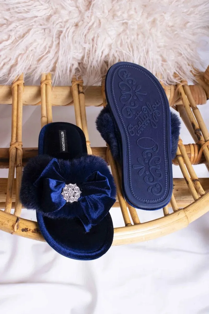 Amelie in Navy