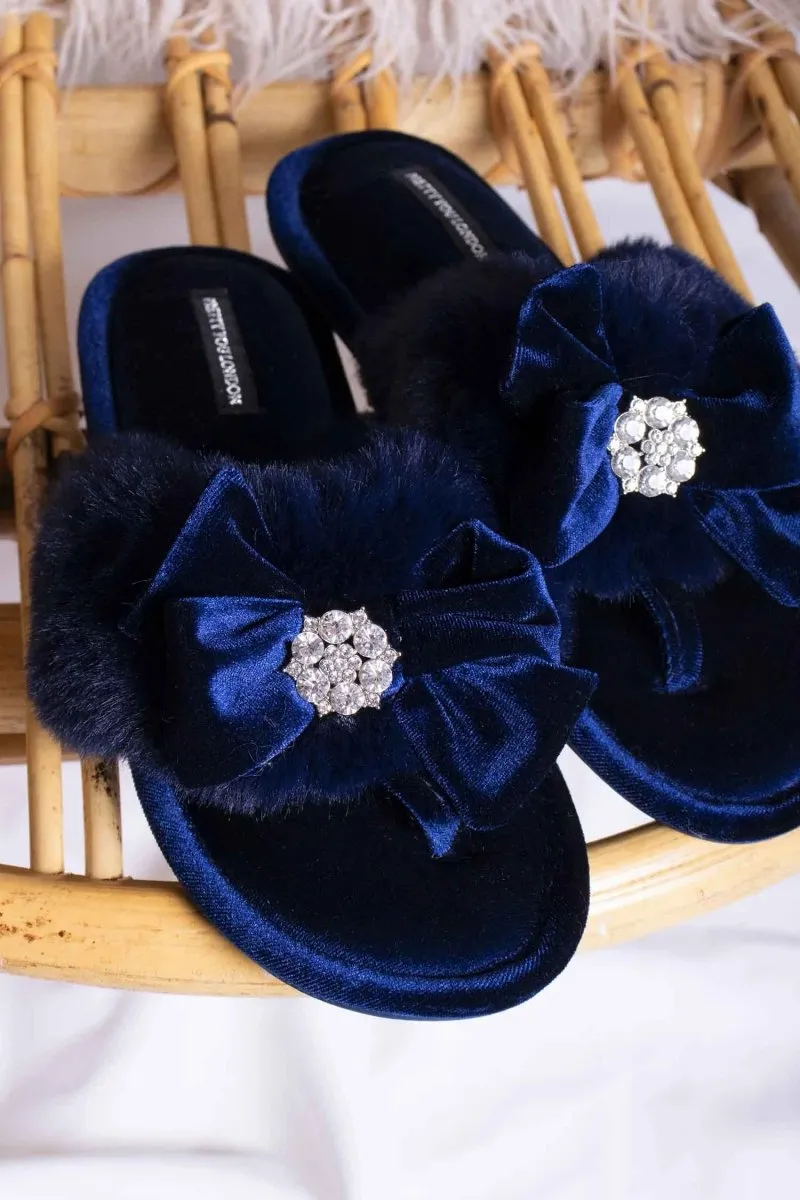 Amelie in Navy