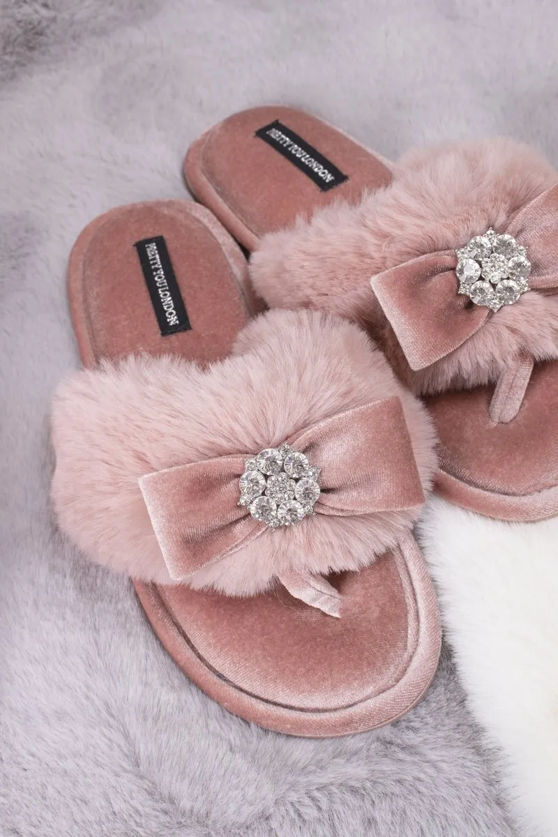 Amelie in Pink
