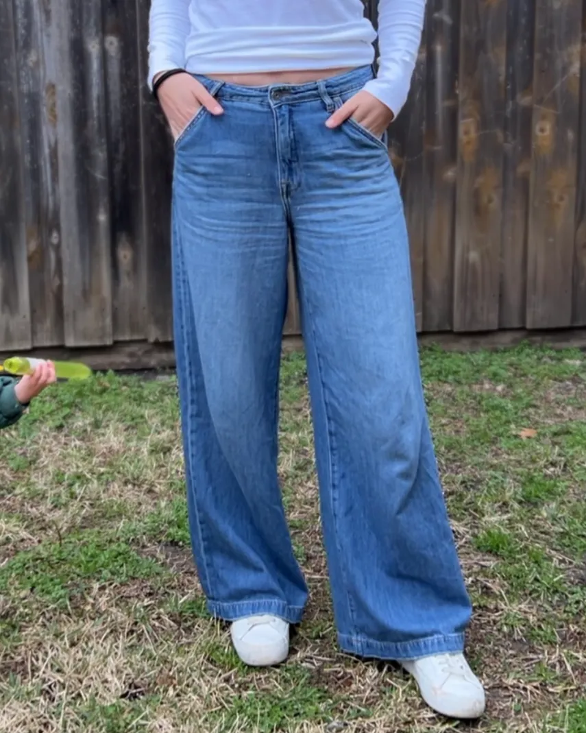 The Lennon Wide-Leg Jeans