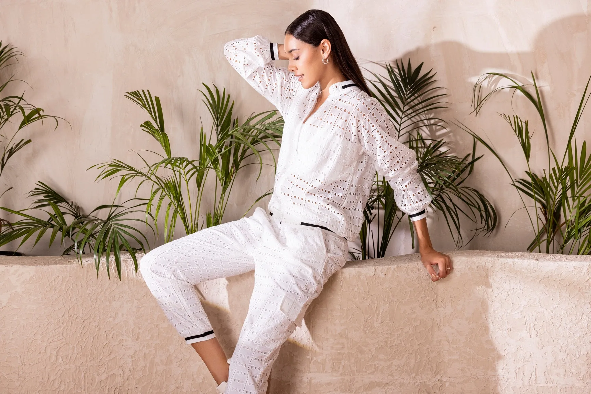 WHITE SCHIFFLI BOMBER SET